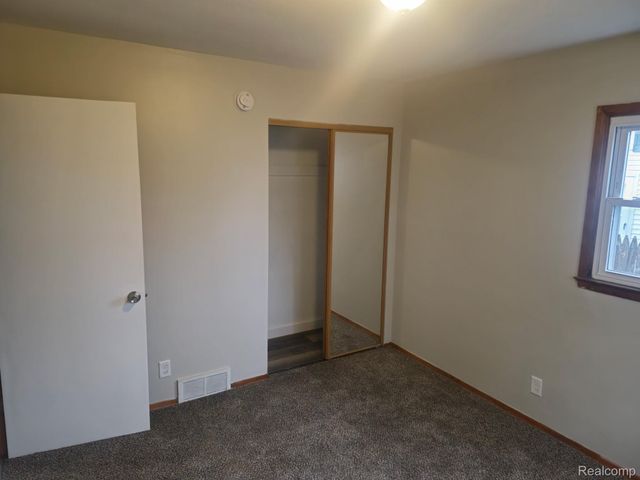 912 Markham Street, Flint, MI 48507