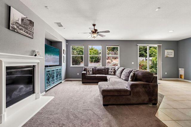 9008 Clarissa Dr, Orangevale, CA 95662