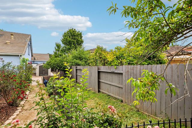 9008 Clarissa Dr, Orangevale, CA 95662