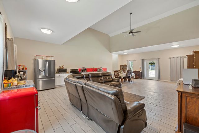 1571 Highland Parkway, China Spring, TX 76633