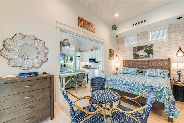 600 Center Square North 17, Port Aransas, TX 78373