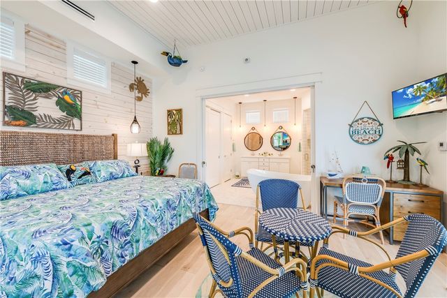 600 Center Square North 17, Port Aransas, TX 78373