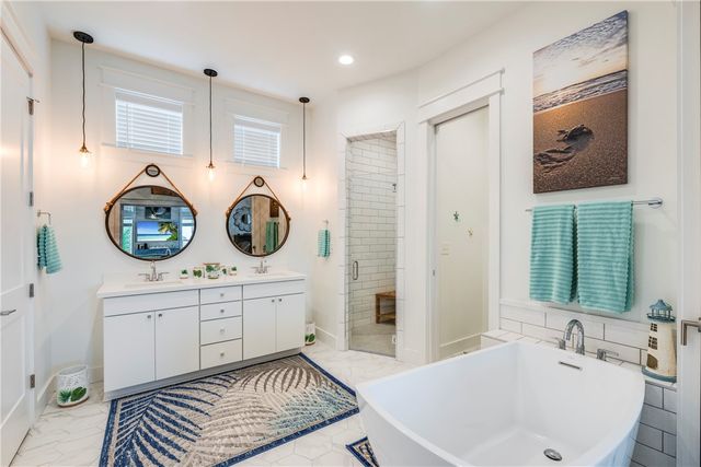 600 Center Square North 17, Port Aransas, TX 78373
