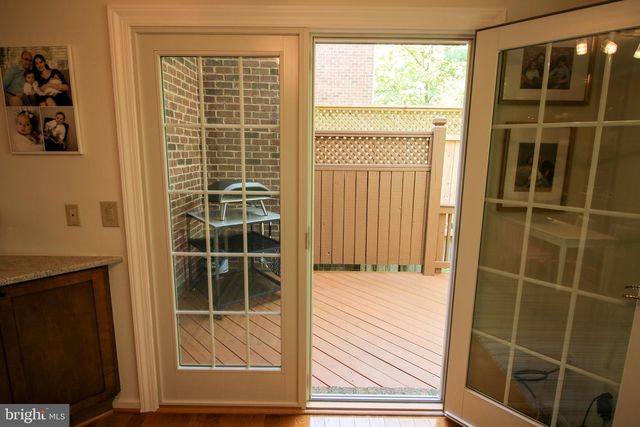 1392 PARK GARDEN LN, Reston, VA 20194