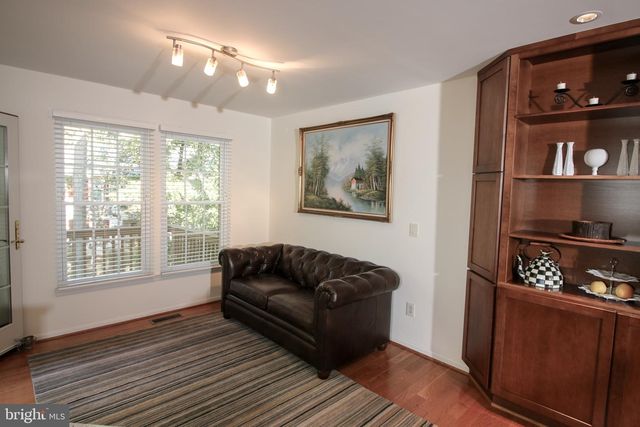 1392 PARK GARDEN LN, Reston, VA 20194