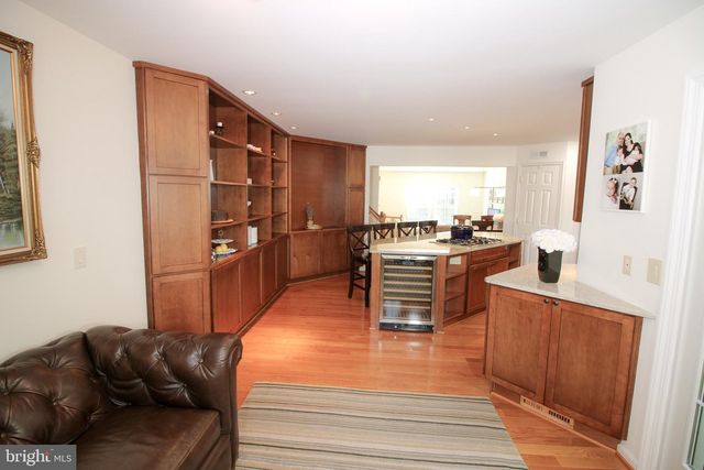 1392 PARK GARDEN LN, Reston, VA 20194