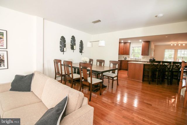 1392 PARK GARDEN LN, Reston, VA 20194