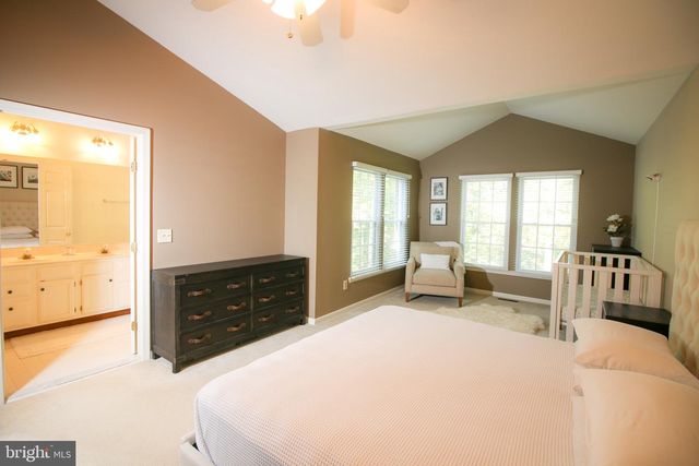 1392 PARK GARDEN LN, Reston, VA 20194