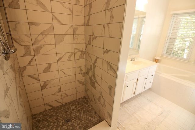 1392 PARK GARDEN LN, Reston, VA 20194