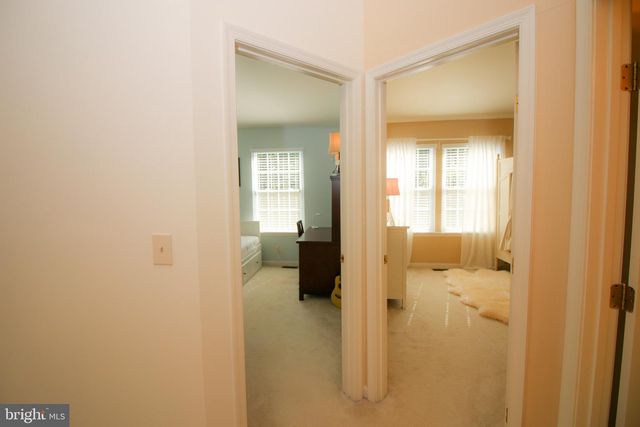 1392 PARK GARDEN LN, Reston, VA 20194