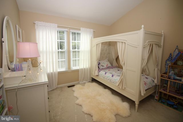 1392 PARK GARDEN LN, Reston, VA 20194