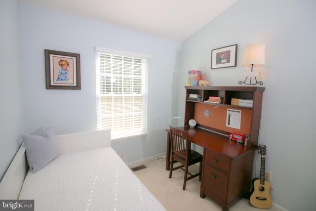 1392 PARK GARDEN LN, Reston, VA 20194