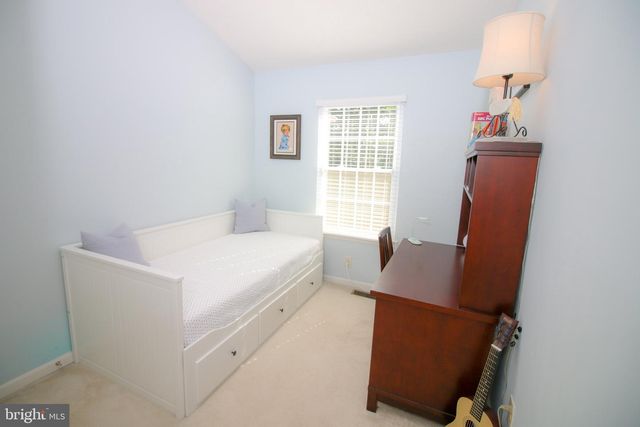 1392 PARK GARDEN LN, Reston, VA 20194