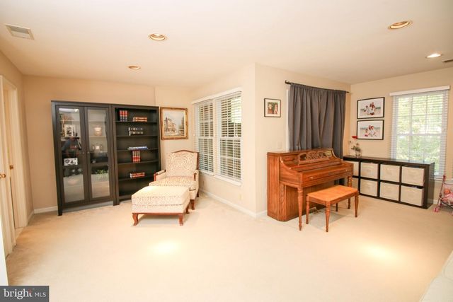 1392 PARK GARDEN LN, Reston, VA 20194