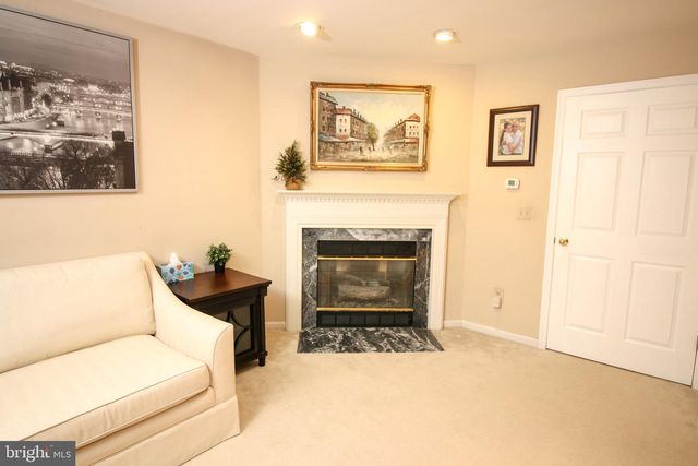 1392 PARK GARDEN LN, Reston, VA 20194
