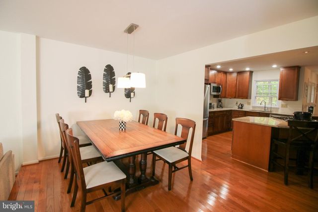 1392 PARK GARDEN LN, Reston, VA 20194
