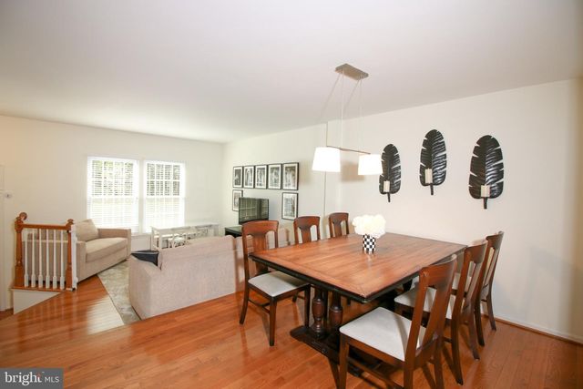 1392 PARK GARDEN LN, Reston, VA 20194