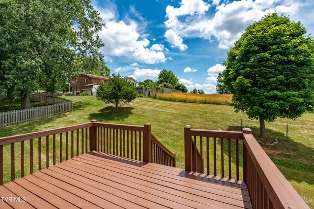 105 Millstone Drive, Johnson City, TN 37615