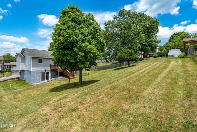 105 Millstone Drive, Johnson City, TN 37615