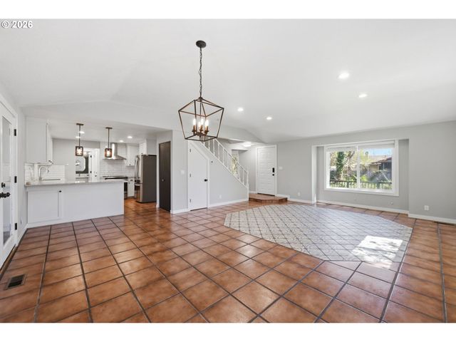 2612 SAGE St, Eugene, OR 97404