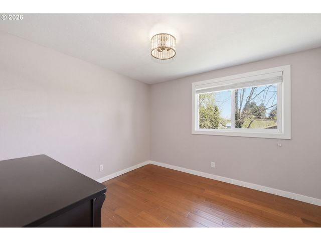 2612 SAGE St, Eugene, OR 97404