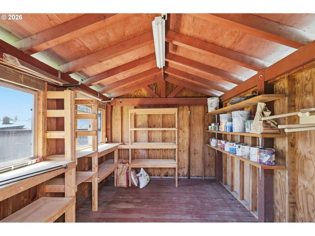 2612 SAGE St, Eugene, OR 97404