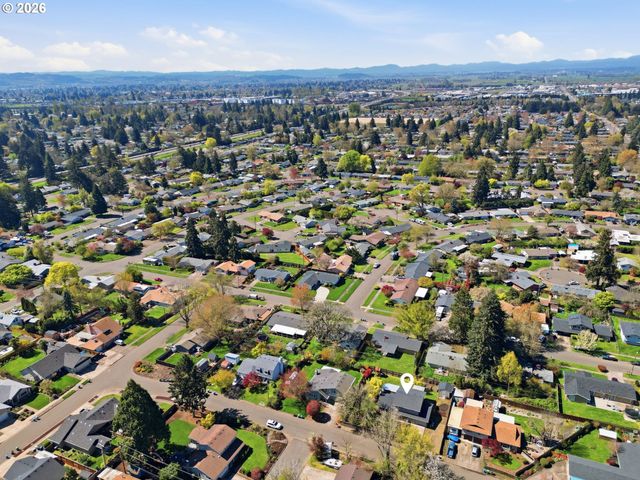 2612 SAGE St, Eugene, OR 97404