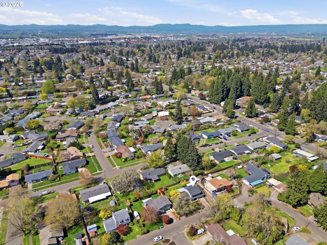 2612 SAGE St, Eugene, OR 97404