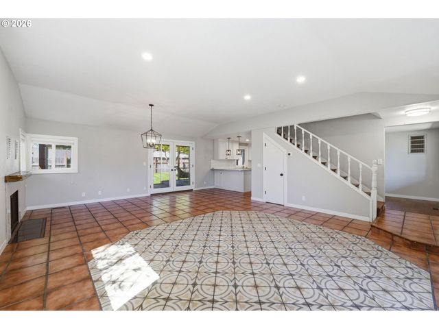 2612 SAGE St, Eugene, OR 97404