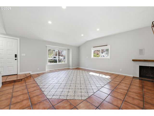 2612 SAGE St, Eugene, OR 97404