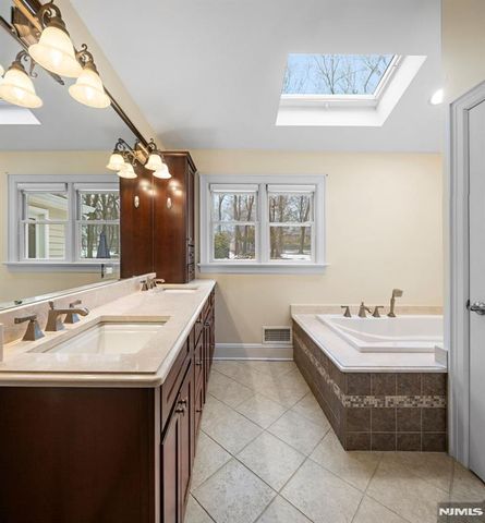 379 Butternut Avenue, Wyckoff, NJ 07481