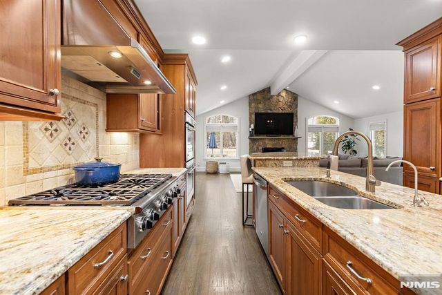 379 Butternut Avenue, Wyckoff, NJ 07481