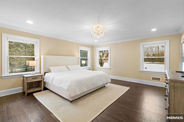 379 Butternut Avenue, Wyckoff, NJ 07481