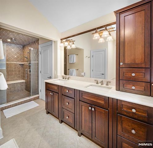 379 Butternut Avenue, Wyckoff, NJ 07481