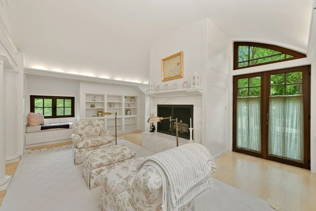 15 Claridge Drive, Weston, MA 02493