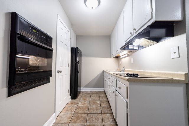 110 Brookside Dr Apt 11, Clarksville, TN 37042