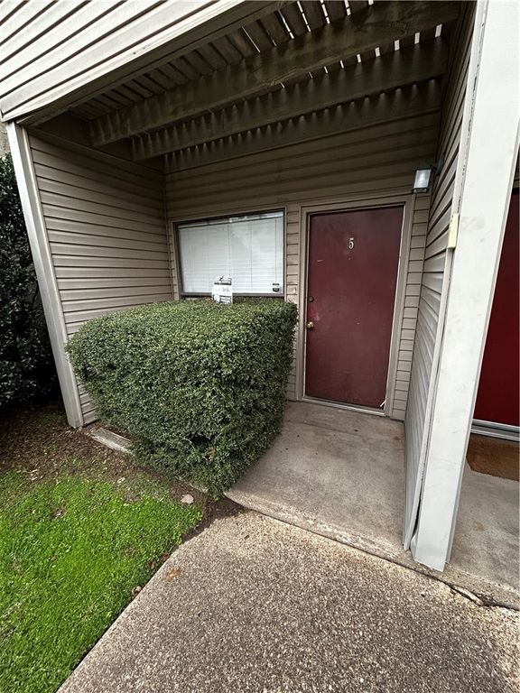 1902 Dartmouth Street M-5, College Station, TX 77840