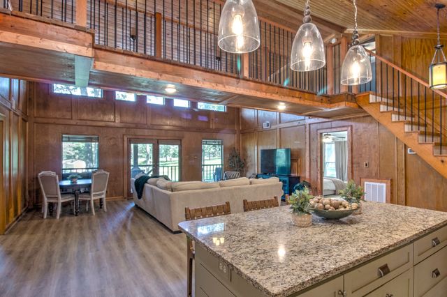 413 Cocopa Drive, Lake Kiowa, TX 76240