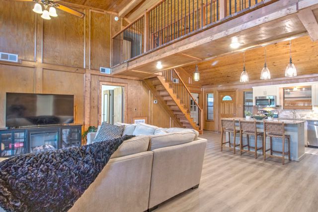 413 Cocopa Drive, Lake Kiowa, TX 76240