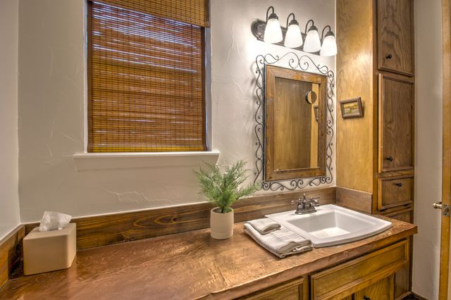 413 Cocopa Drive, Lake Kiowa, TX 76240