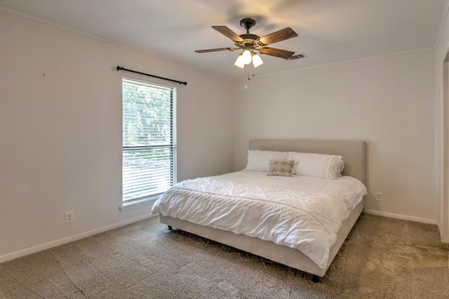 413 Cocopa Drive, Lake Kiowa, TX 76240