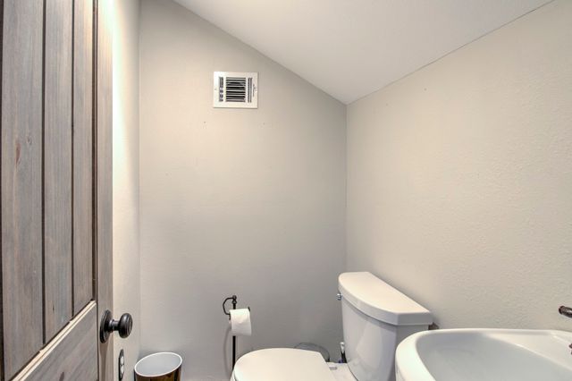 413 Cocopa Drive, Lake Kiowa, TX 76240