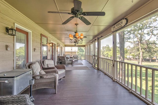 413 Cocopa Drive, Lake Kiowa, TX 76240