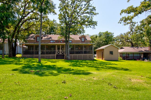413 Cocopa Drive, Lake Kiowa, TX 76240