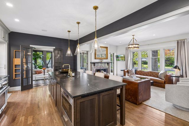 1932 Kenwood Parkway, Minneapolis, MN 55405