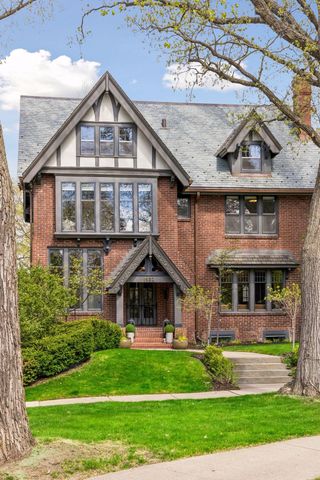 1932 Kenwood Parkway, Minneapolis, MN 55405