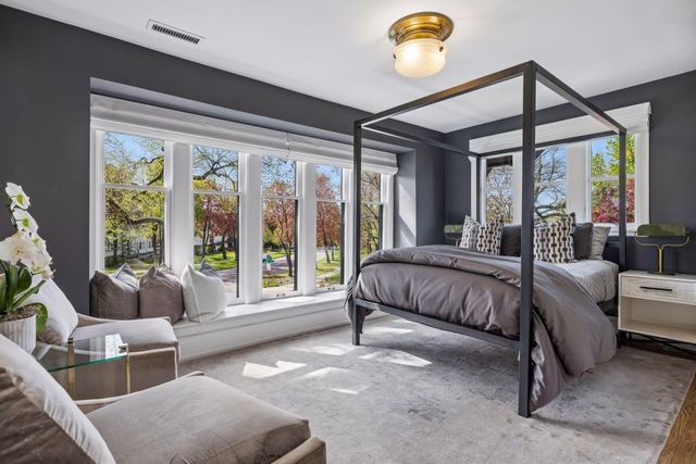 1932 Kenwood Parkway, Minneapolis, MN 55405
