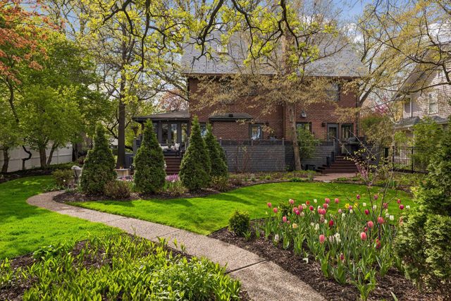 1932 Kenwood Parkway, Minneapolis, MN 55405