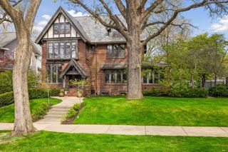1932 Kenwood Parkway, Minneapolis, MN 55405
