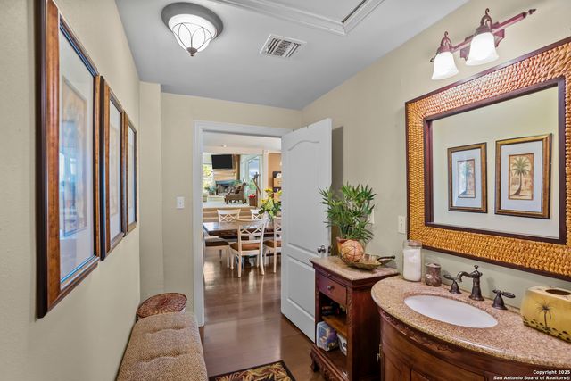 481 Private Road 2610, Mico, TX 78056